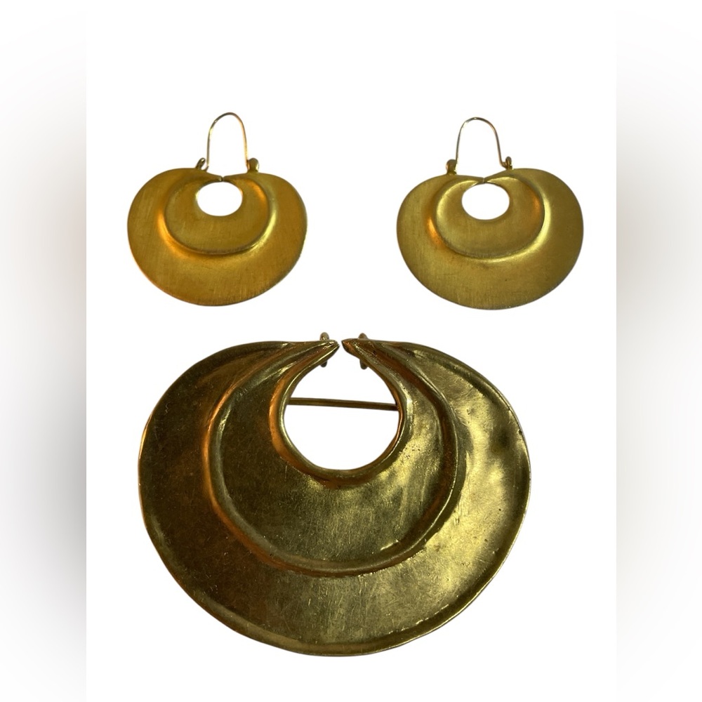 Vintage MMA Brooch and Earrings Gold Plated Metropolitan Museum of Art Replica